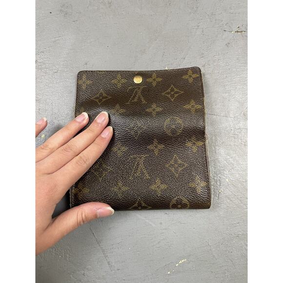 Classic Louis Vuitton Womens Brown Canvas Monogram LV - Picture 6 of 7